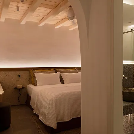 Blue Rock * Καλό Λιβάδι